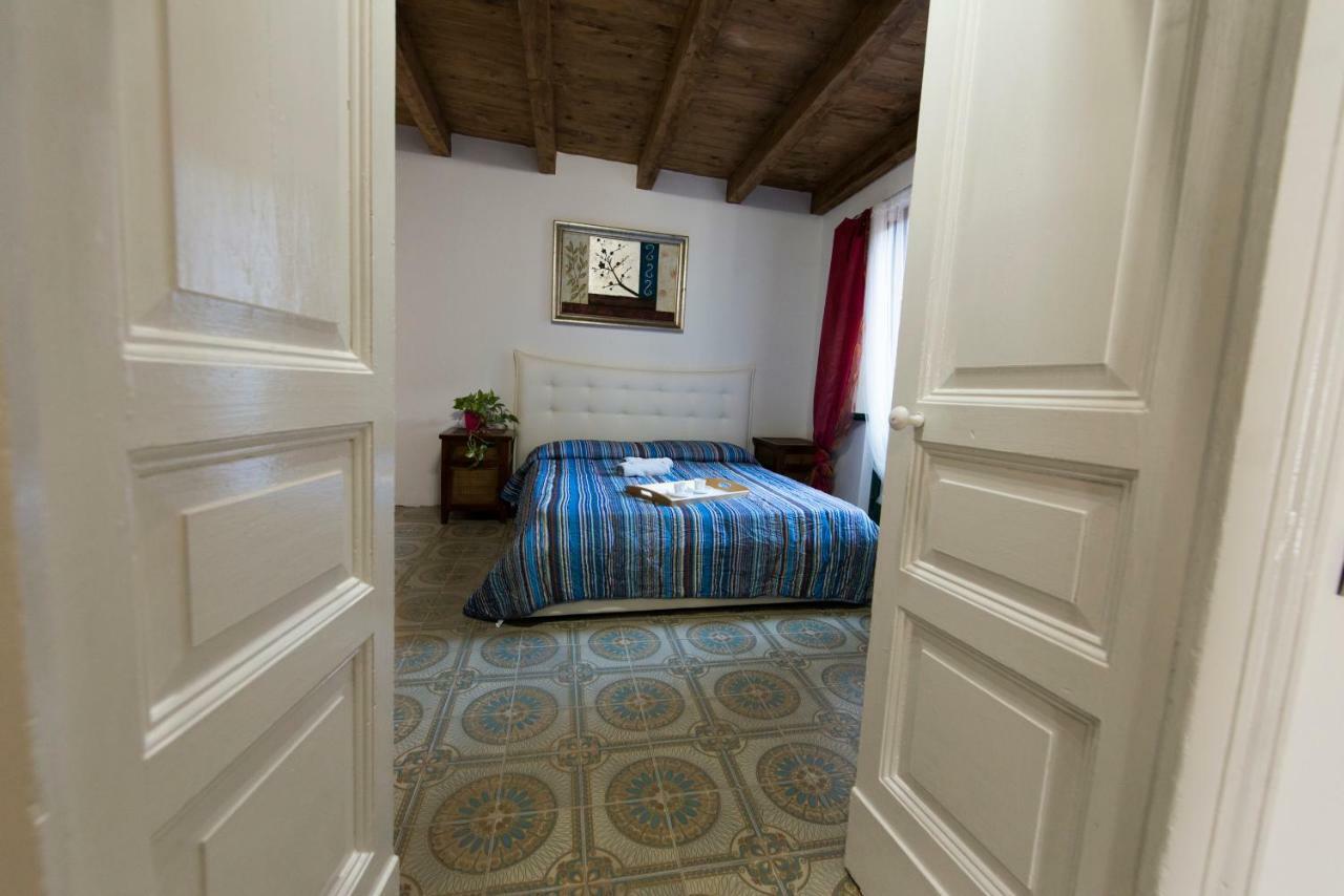Suite Bellini Apartment คาตาเนีย ภายนอก รูปภาพ